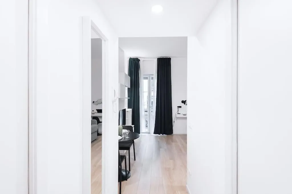 Easylife - Studio With Terrace In Porta Venezia Milano İtalya