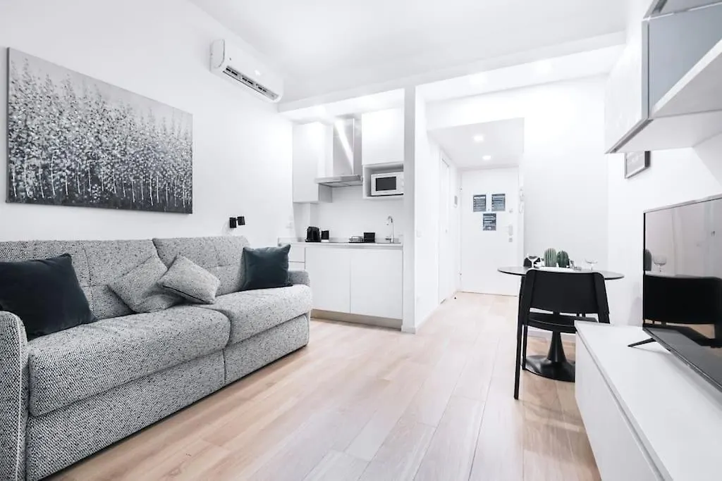 Daire Easylife - Studio With Terrace In Porta Venezia Milano İtalya