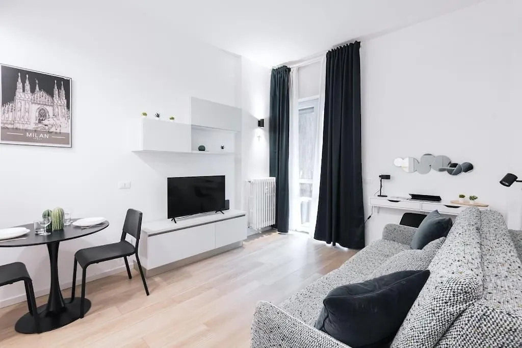Apartment Easylife - Studio With Terrace In Porta Venezia Milan